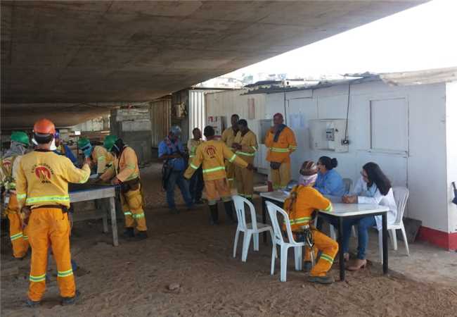 Funcionários da OAS durante ação da Sesau. Foto Sesau. 3